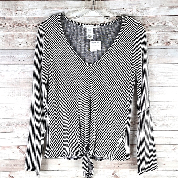 Caution To The Wind Tops - NWOT, Caution to the wind, women's blk/Wht top. V-neck, long sleeves, Sz L